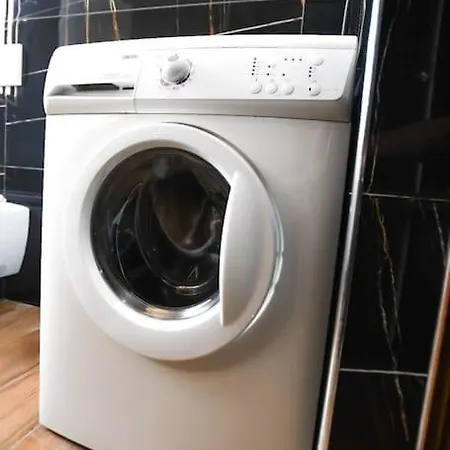 شقة Claire's Cosy Flat بيرات