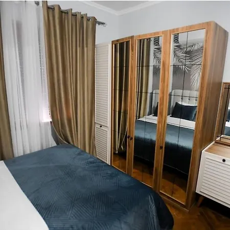 Claire's Cosy Flat شقة